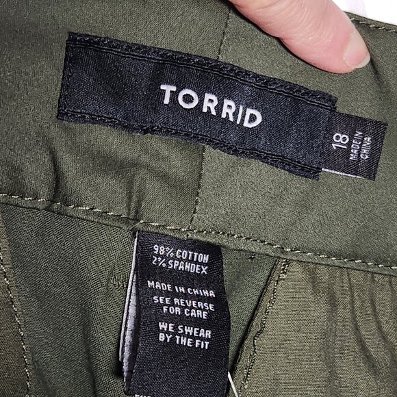 NWT - Torrid Deep Depths Sateen Shorts - Size: 18 (2X - 18W) PRICE IS FIRM - Picture 4 of 5